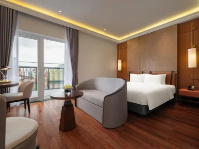 Premier-Doppel- oder Zweibettzimmer mit Balkon — Minerva Premium Hotel